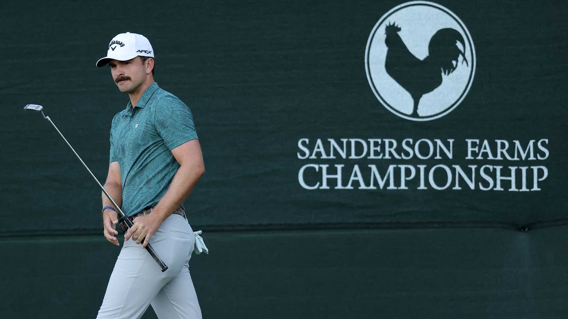 Will Gordon looks at putt during 2022 Sanderson Farms Championship